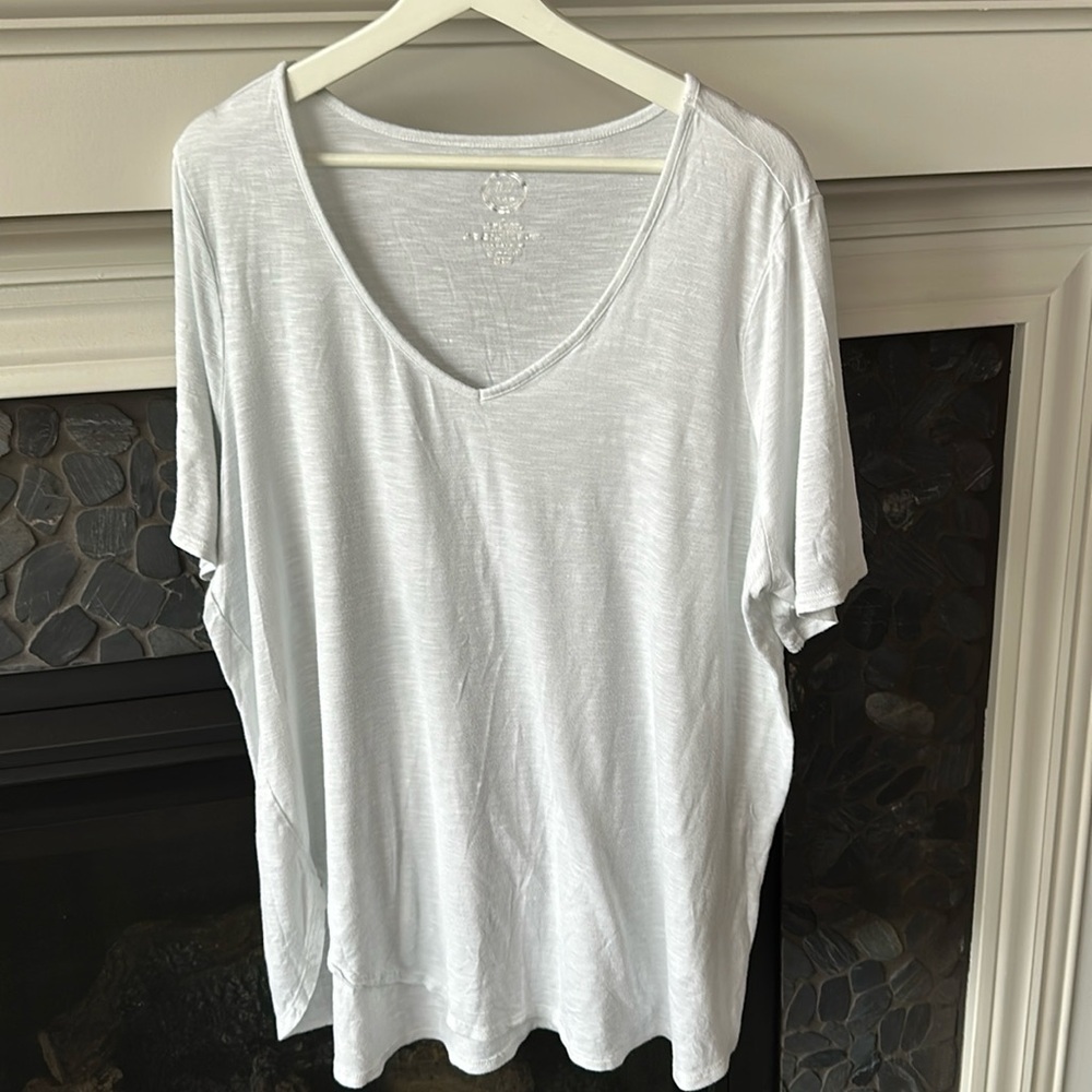 Women’s 2XL v-neck